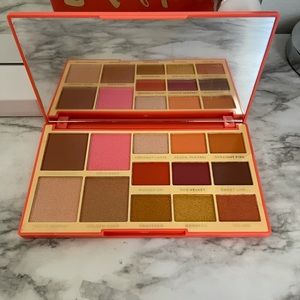 Makeup Revolution x Rachel Leary Pallet